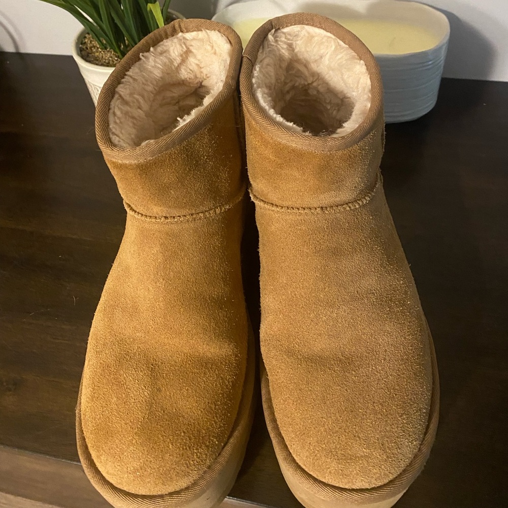 UGG Mini Platform Uggs